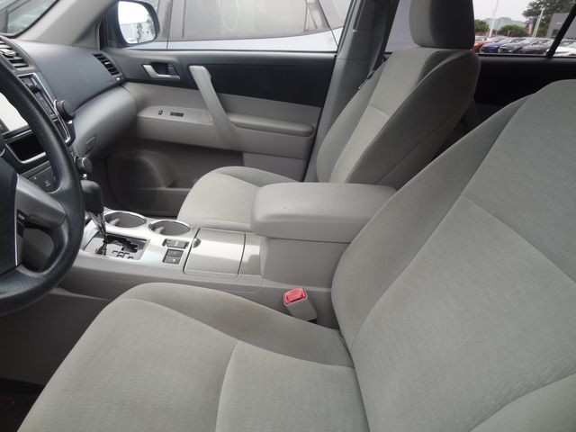 Thumbnail: 2013 Toyota Highlander - 6