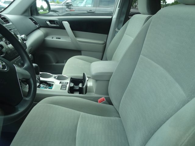 Thumbnail: 2012 Toyota Highlander - 6