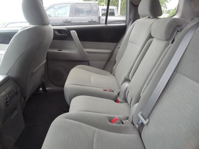 Thumbnail: 2012 Toyota Highlander - 8