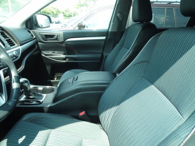 Thumbnail: 2015 Toyota Highlander - 7