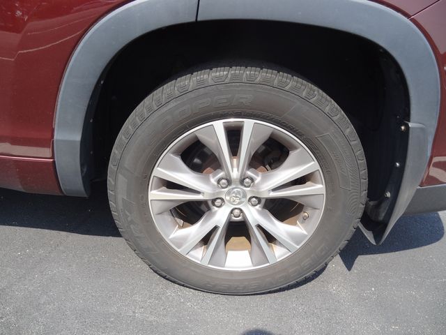 Thumbnail: 2015 Toyota Highlander - 12