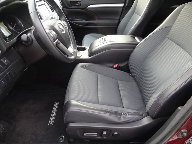 Thumbnail: 2015 Toyota Highlander - 9