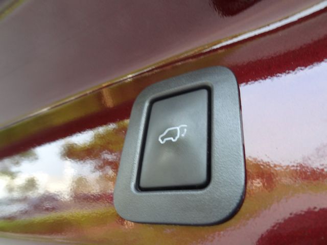 Thumbnail: 2015 Toyota Highlander - 18