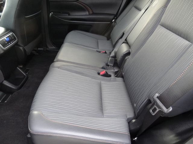 Thumbnail: 2015 Toyota Highlander - 11