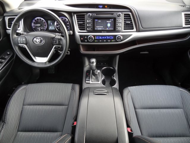 Thumbnail: 2015 Toyota Highlander - 2