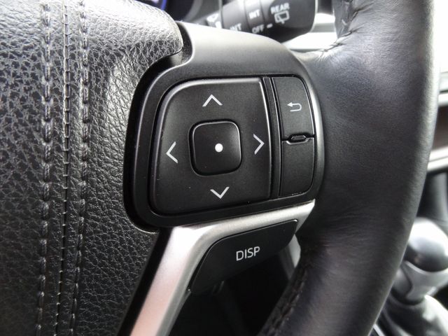 Thumbnail: 2015 Toyota Highlander - 24