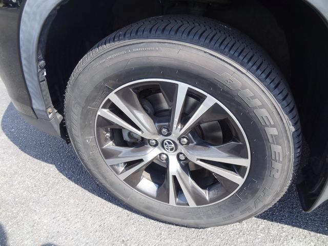 Thumbnail: 2019 Toyota Highlander - 16