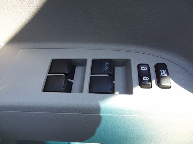 Thumbnail: 2013 Toyota Highlander - 16