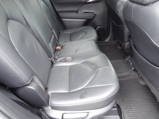 Thumbnail: 2020 Toyota Highlander - 23