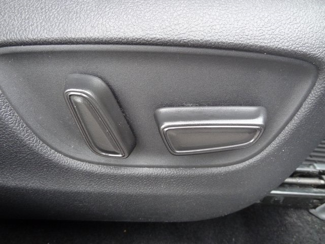 Thumbnail: 2020 Toyota Highlander - 27