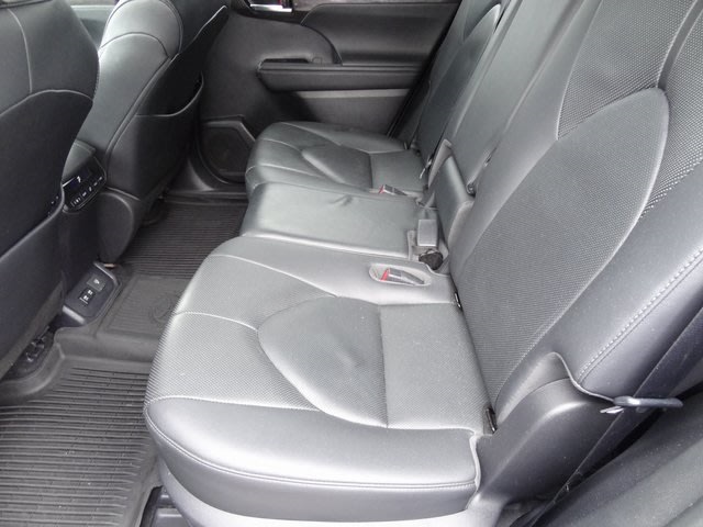 Thumbnail: 2020 Toyota Highlander - 11