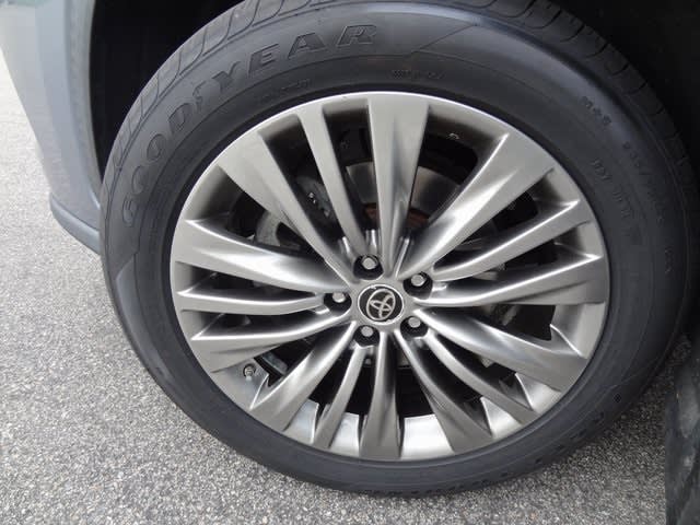 Thumbnail: 2020 Toyota Highlander - 6