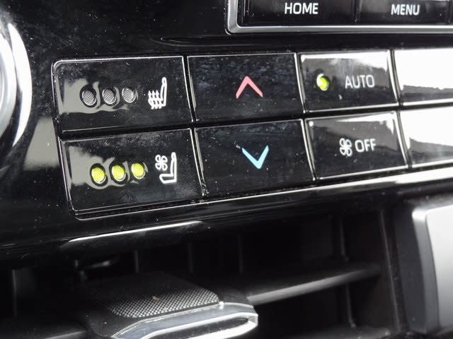 Thumbnail: 2020 Toyota Highlander - 45