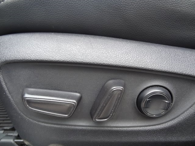 Thumbnail: 2020 Toyota Highlander - 19