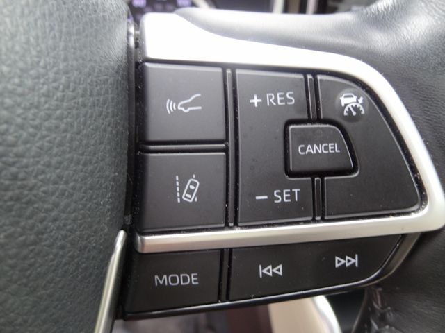 Thumbnail: 2022 Toyota Highlander - 32