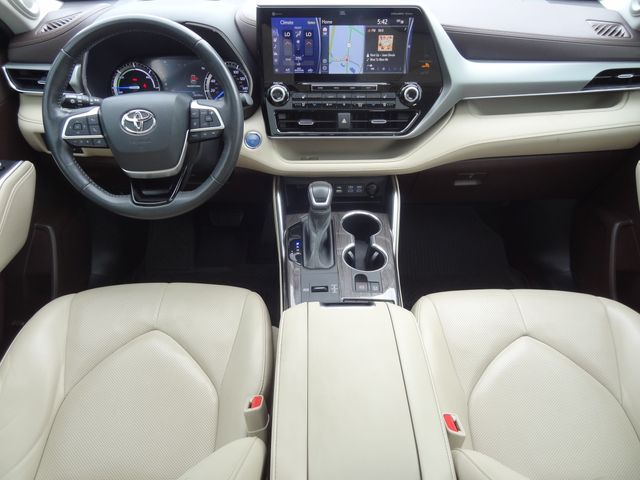 Thumbnail: 2022 Toyota Highlander - 2