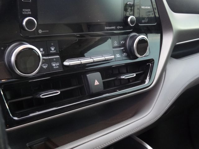 Thumbnail: 2021 Toyota Highlander - 15