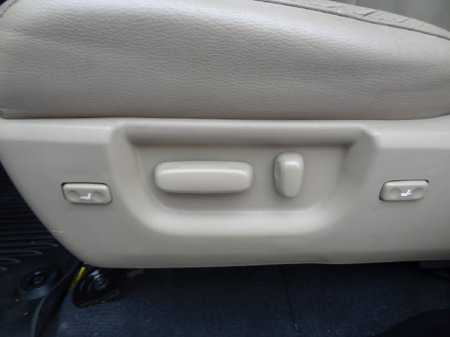 Thumbnail: 2019 Toyota Sequoia - 17