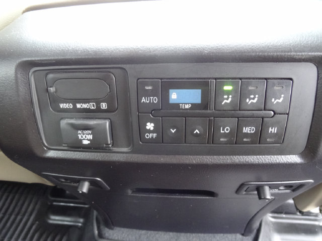 Thumbnail: 2019 Toyota Sequoia - 21