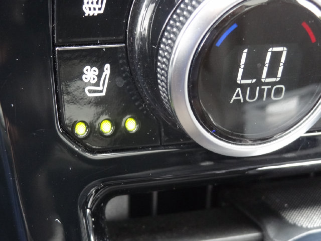 Thumbnail: 2023 Toyota Highlander - 37