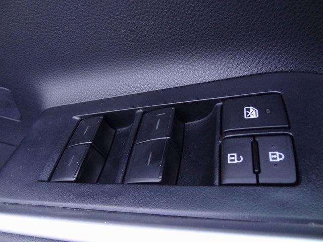 Thumbnail: 2023 Toyota Highlander - 24