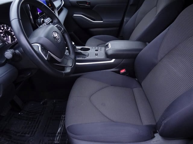 Thumbnail: 2023 Toyota Highlander - 10