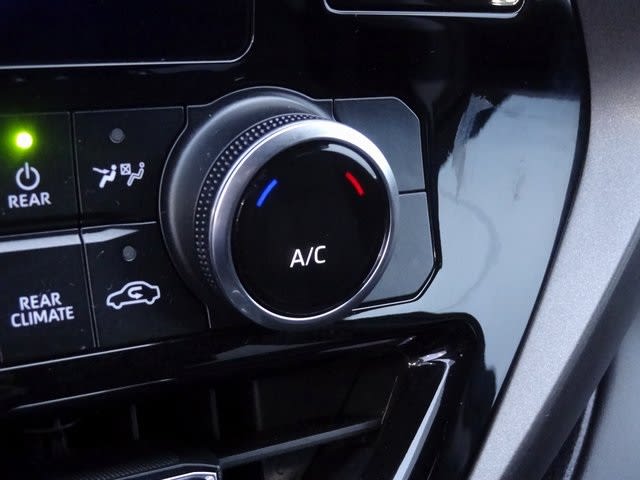 Thumbnail: 2023 Toyota Highlander - 33