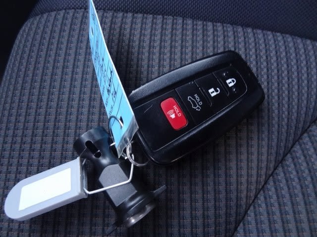 Thumbnail: 2023 Toyota Highlander - 15