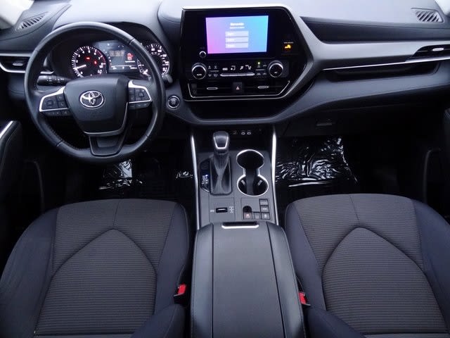 Thumbnail: 2023 Toyota Highlander - 2