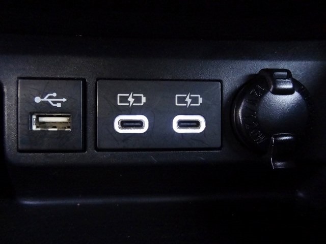 Thumbnail: 2023 Toyota Highlander - 34