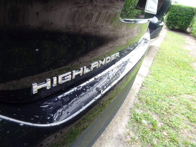 Thumbnail: 2023 Toyota Highlander - 4