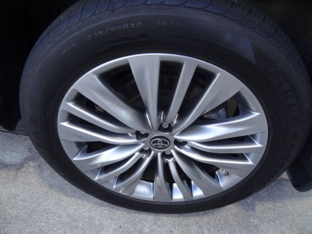 Thumbnail: 2023 Toyota Highlander - 16