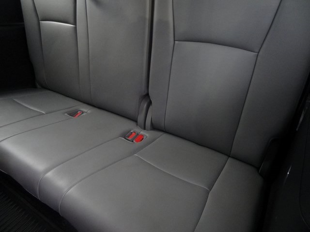 Thumbnail: 2023 Toyota Highlander - 12