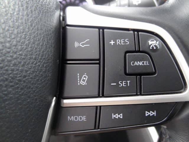 Thumbnail: 2023 Toyota Highlander - 26