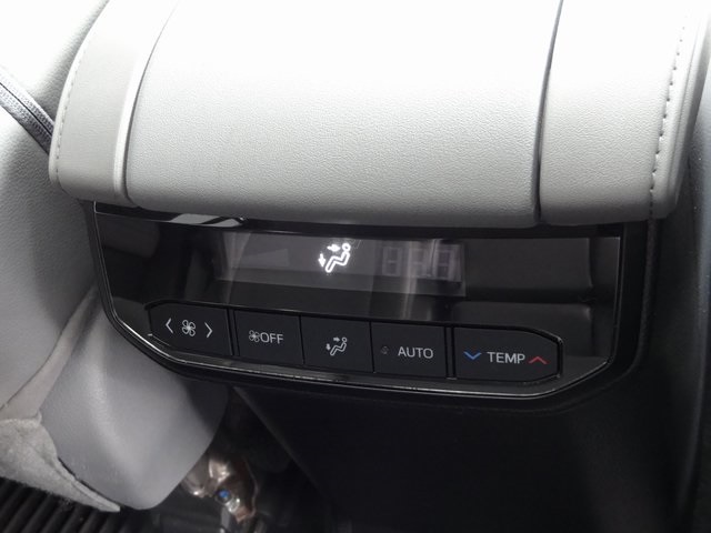 Thumbnail: 2023 Toyota Highlander - 13