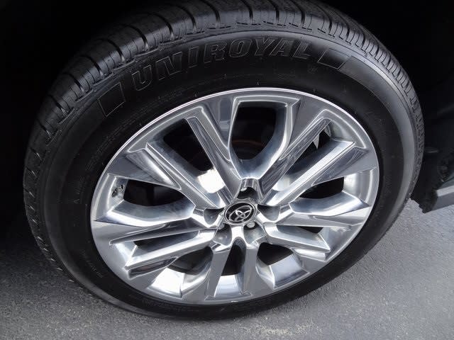 2023 Toyota Highlander Limited 21