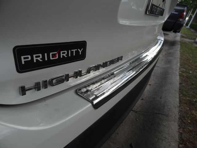 Thumbnail: 2023 Toyota Highlander - 13