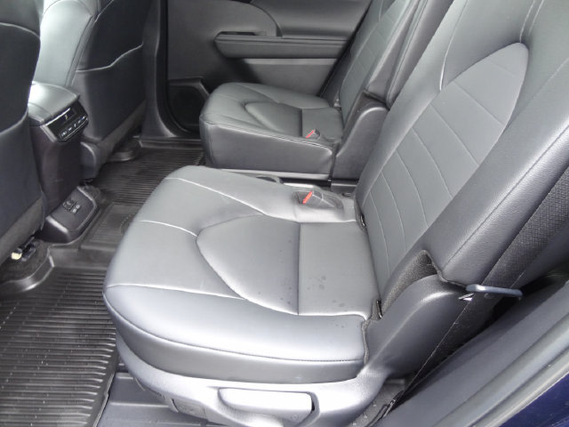 Thumbnail: 2026 Toyota Highlander - 12