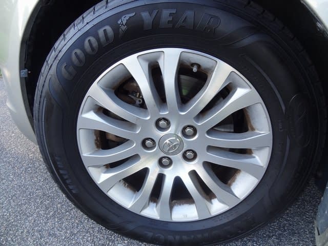 Thumbnail: 2016 Toyota Sienna - 5
