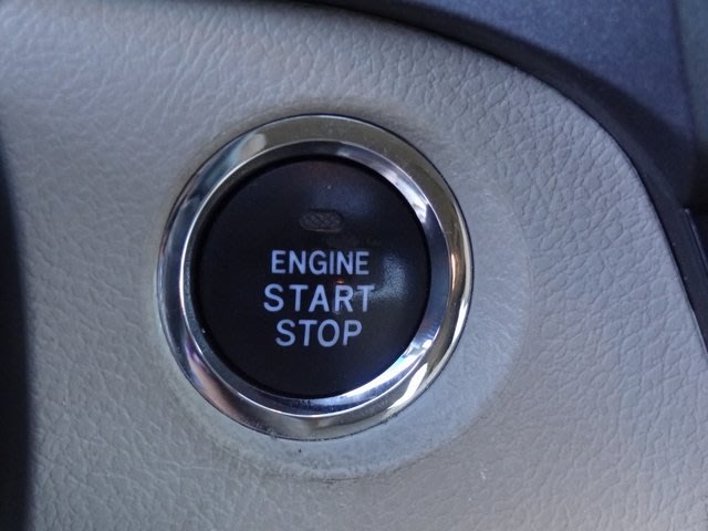 Thumbnail: 2016 Toyota Sienna - 29