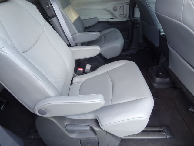 Thumbnail: 2024 Toyota Sienna - 22