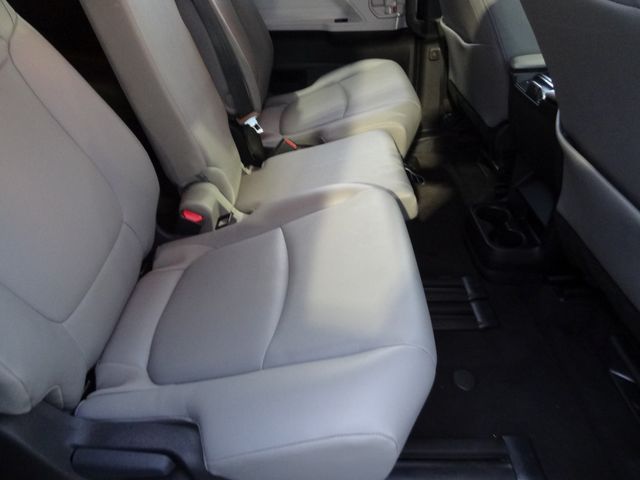 Thumbnail: 2026 Toyota Sienna - 6