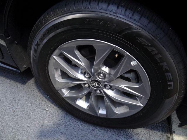Thumbnail: 2026 Toyota Sienna - 17