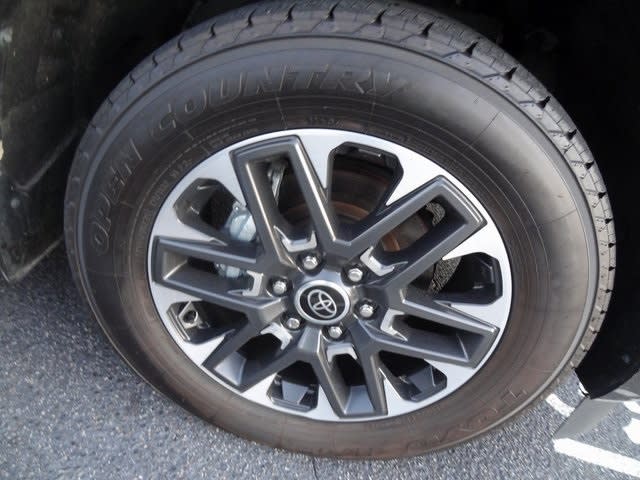 Thumbnail: 2023 Toyota Sequoia - 23