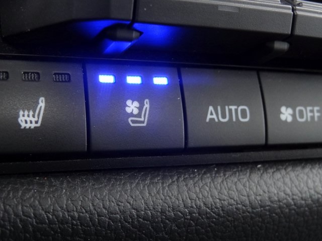 Thumbnail: 2023 Toyota Sequoia - 37