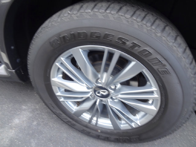 Thumbnail: 2022 INFINITI QX80 - 13