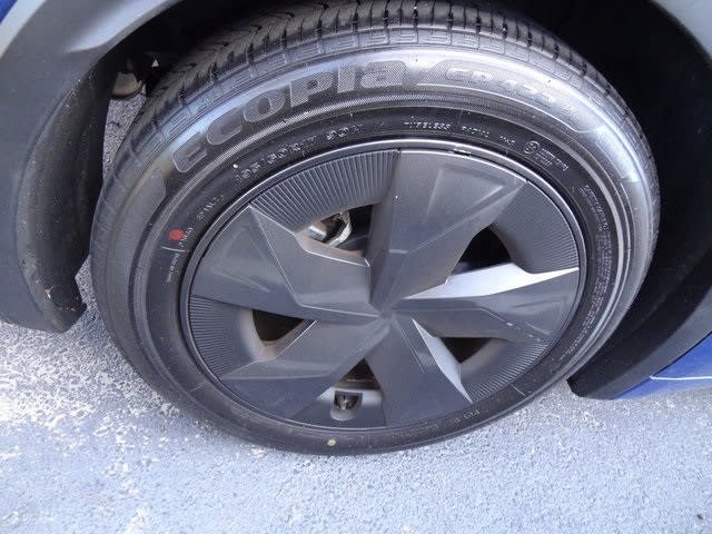 Thumbnail: 2024 Toyota Prius - 6