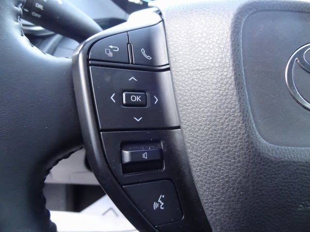 Thumbnail: 2024 Toyota Prius - 16