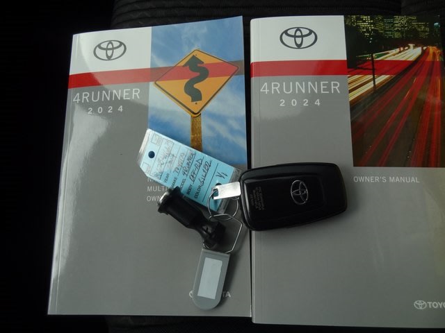 Thumbnail: 2024 Toyota 4Runner - 18