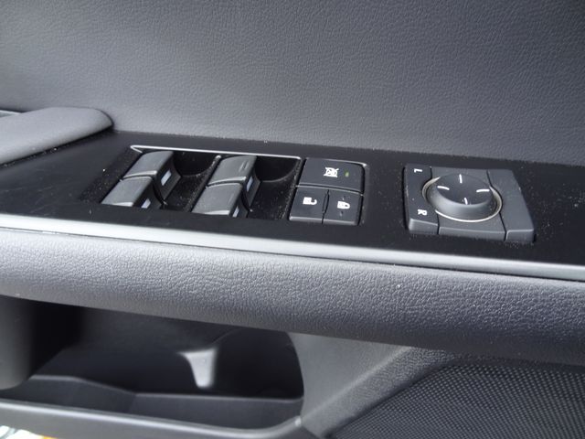 Thumbnail: 2021 Lexus UX - 22